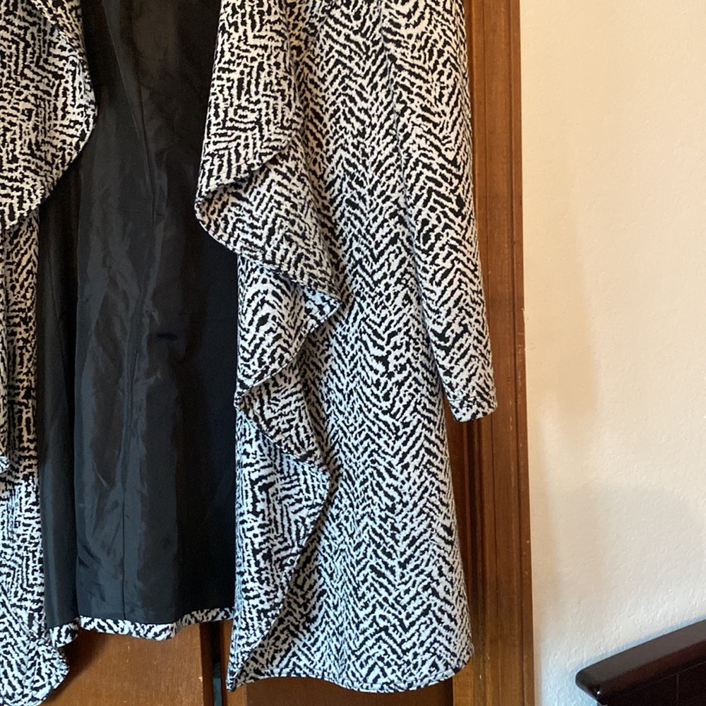 Coat - Picture 2 of 4